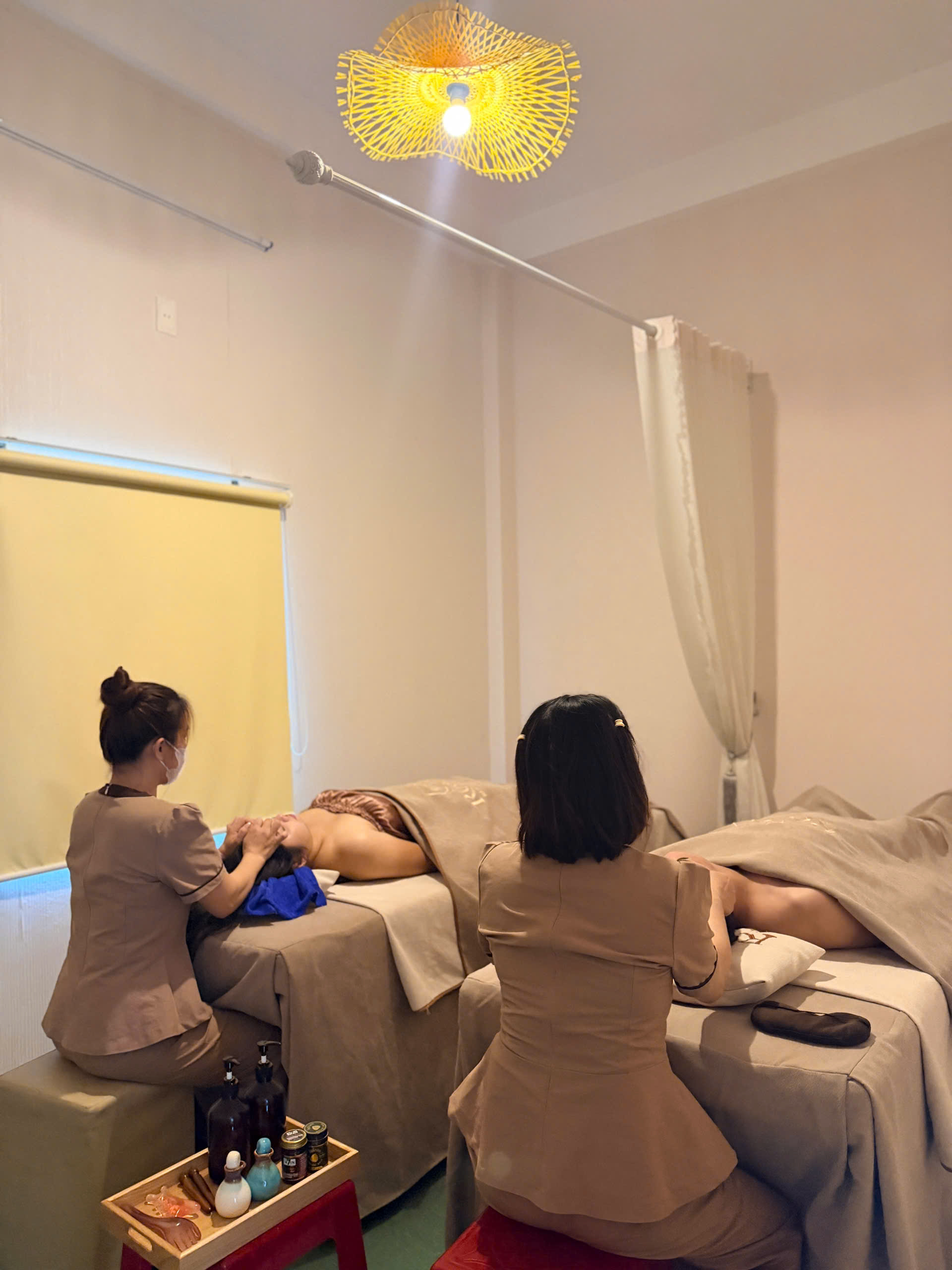 Không gian massage ấm áp, sạch sẽ và riêng tư tại Rose 01 Spa.