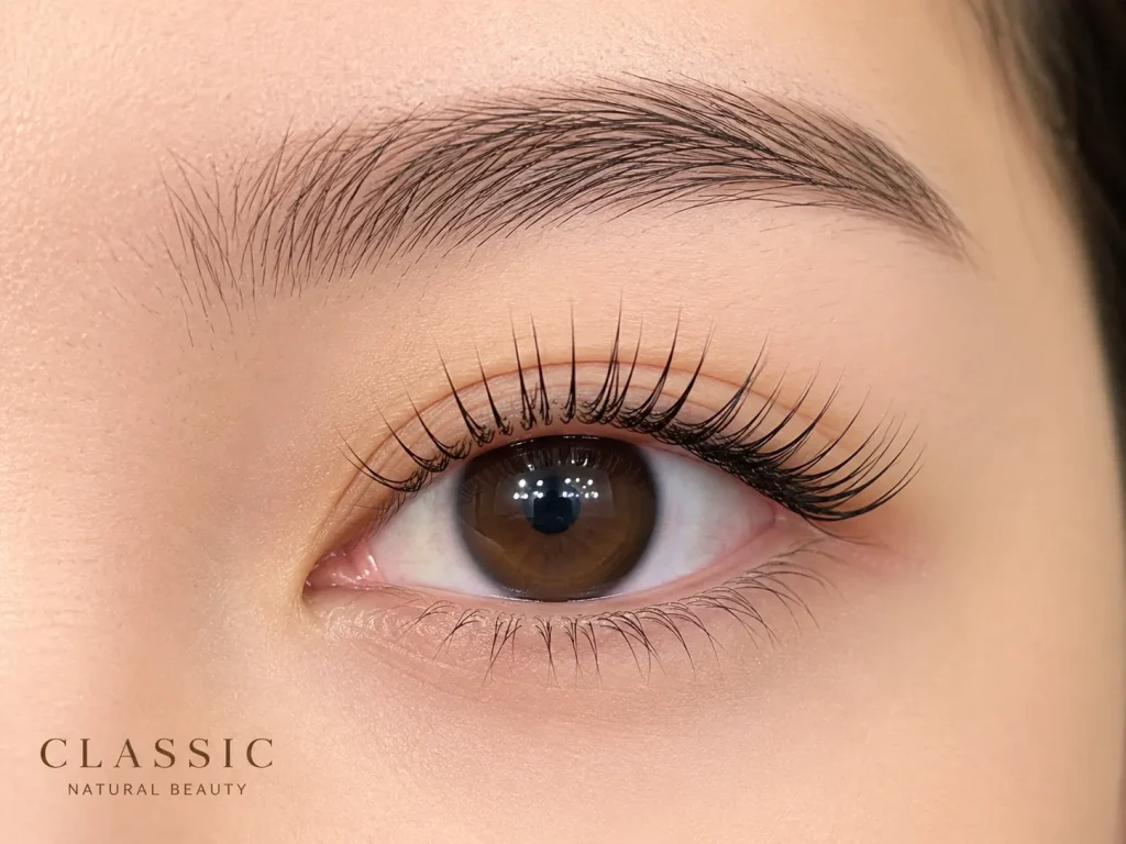 Nối mi Classic mang đến vẻ đẹp tự nhiên và thanh lịch.