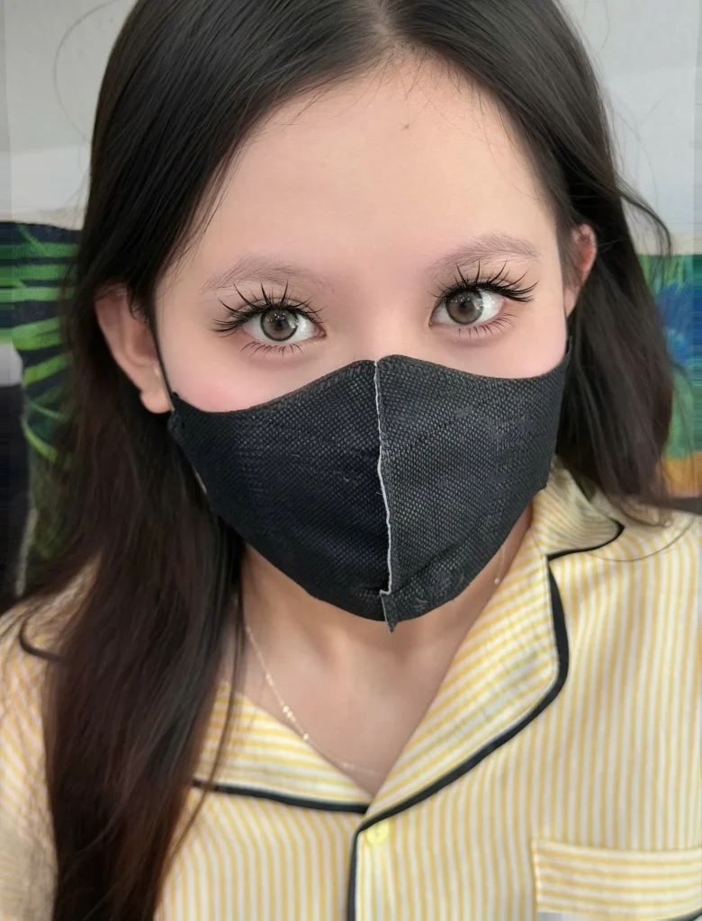 Nối mi cho hàng mi dày và nổi bật hơn